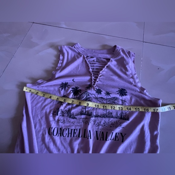 🌺 Like New Coachella Valley T-Shirt LADIES  GOLD‎ RUSH XS  T- SHIRT - Picture 8 of 9